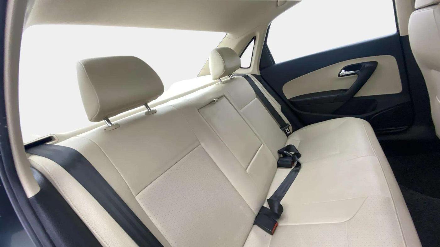 2019 Skoda Rapid STYLE 1.6 MPI AT, Petrol, Automatic, 69,671 km, Right Side Rear Door Cabin