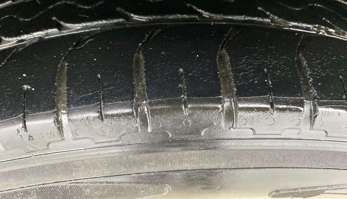 2019 Skoda Rapid STYLE 1.6 MPI AT, Petrol, Automatic, 69,602 km, Left Front Tyre Tread