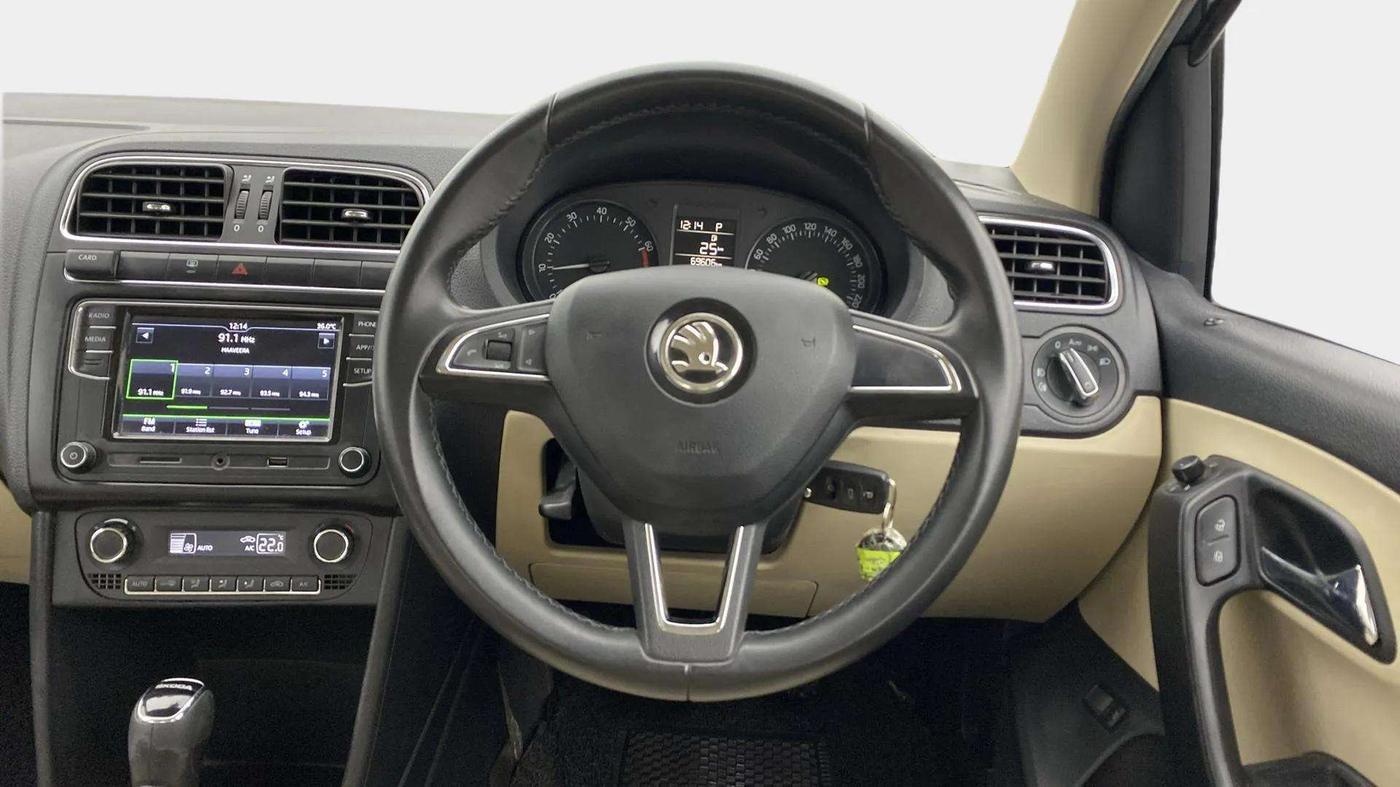 2019 Skoda Rapid STYLE 1.6 MPI AT, Petrol, Automatic, 69,671 km, Steering Wheel Close Up