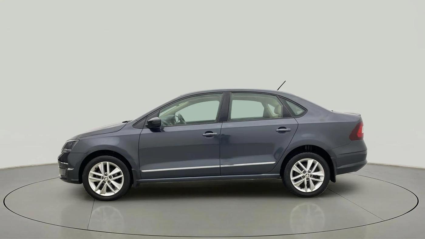 2019 Skoda Rapid STYLE 1.6 MPI AT, Petrol, Automatic, 69,671 km, Left Side
