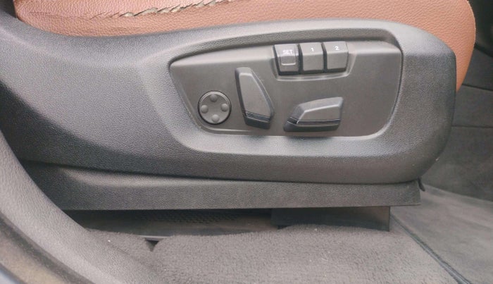 2016 BMW X5 XDRIVE30D DESIGN PURE 5 STR, Diesel, Automatic, 84,721 km, Driver Side Adjustment Panel