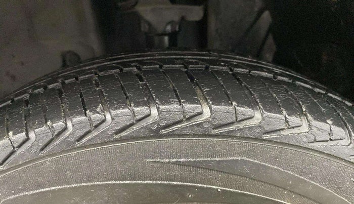 2018 Datsun Redi Go S, Petrol, Manual, 56,500 km, Left Front Tyre Tread