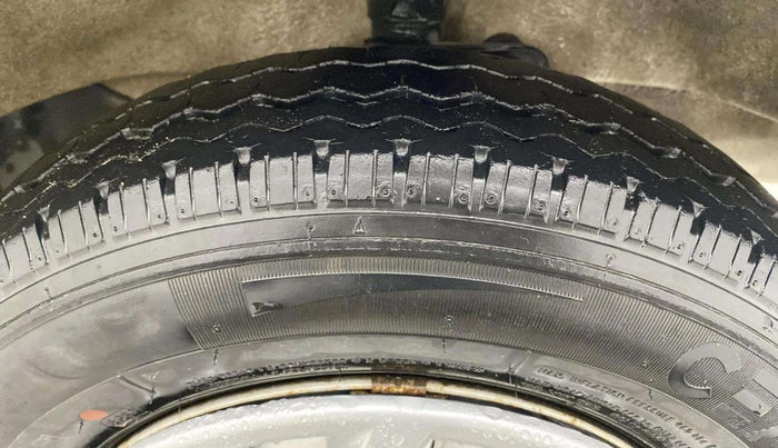 2021 Maruti Eeco 5 STR WITH A/C+HTR, Petrol, Manual, 26,340 km, Right Front Tyre Tread