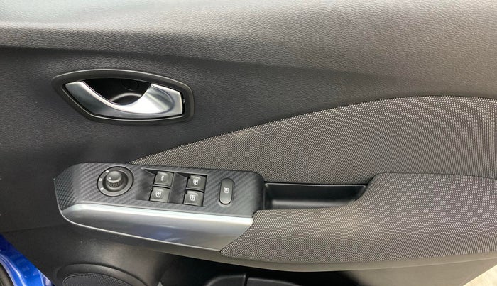 2019 Nissan Kicks XV DIESEL, Diesel, Manual, 99,772 km, Driver Side Door Panels Control
