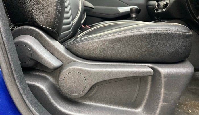 2019 Nissan Kicks XV DIESEL, Diesel, Manual, 99,772 km, Driver Side Adjustment Panel