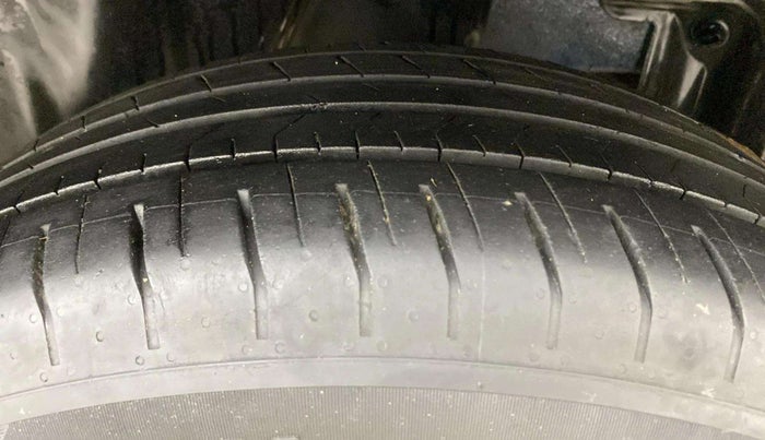 2019 Nissan Kicks XV DIESEL, Diesel, Manual, 99,772 km, Left Rear Tyre Tread