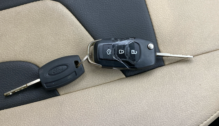 2015 Ford Figo Aspire TITANIUM 1.5 PETROL AT, Petrol, Automatic, 25,361 km, Key Close Up