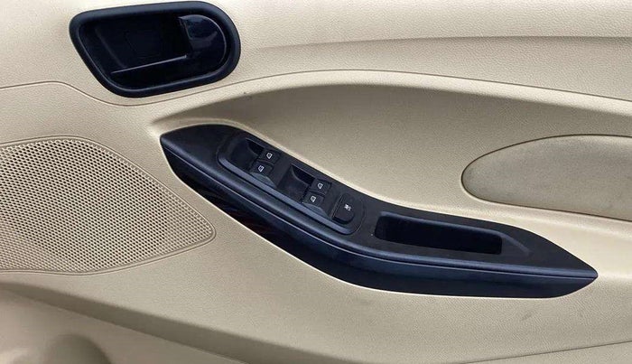 2015 Ford Figo Aspire TITANIUM 1.5 PETROL AT, Petrol, Automatic, 25,361 km, Driver Side Door Panels Control