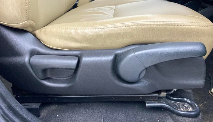 2017 Honda Jazz 1.2L I-VTEC V AT, Petrol, Automatic, 61,604 km, Driver Side Adjustment Panel