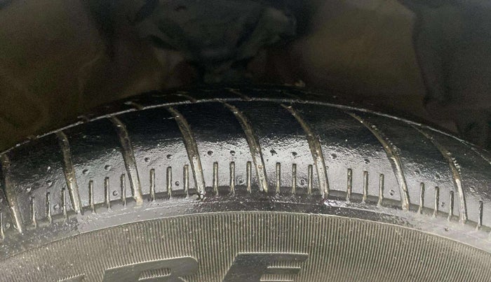 2020 Maruti Celerio VXI (O) CNG, CNG, Manual, 66,049 km, Right Front Tyre Tread