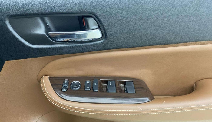 2022 Honda City 1.5L I-VTEC VX, Petrol, Manual, 23,905 km, Driver Side Door Panels Control