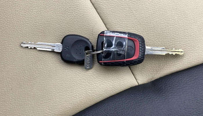 2021 Hyundai NEW SANTRO SPORTZ MT, Petrol, Manual, 28,422 km, Key Close Up