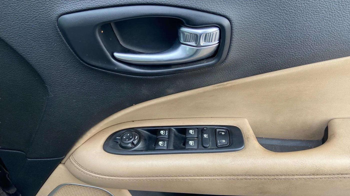 2019 Jeep Compass LONGITUDE (O) 2.0 DIESEL, Diesel, Manual, 67,790 km, Driver Side Door Panels Control