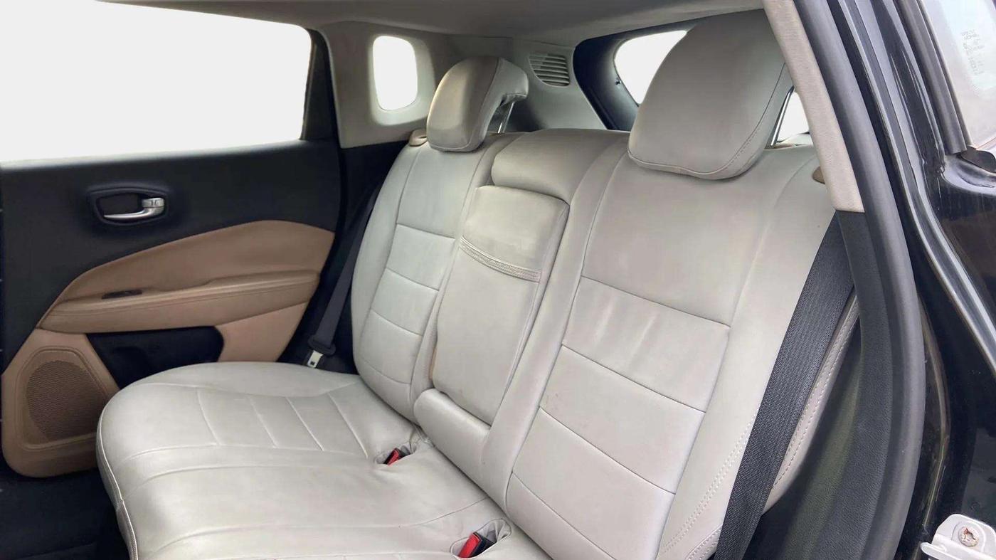 2019 Jeep Compass LONGITUDE (O) 2.0 DIESEL, Diesel, Manual, 67,790 km, Right Side Rear Door Cabin