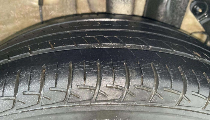 2018 Hyundai Elite i20 ASTA 1.2, Petrol, Manual, 34,900 km, Left Front Tyre Tread