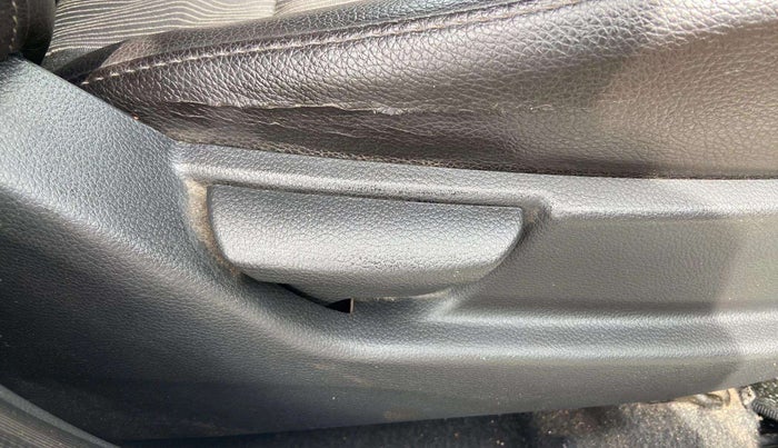 2013 Hyundai Eon ERA +, Petrol, Manual, 49,383 km, Driver Side Adjustment Panel