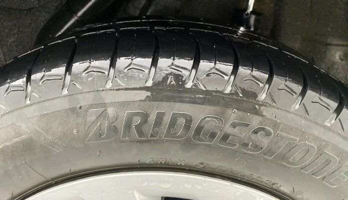 2019 Hyundai Verna 1.4 EX PETROL, CNG, Manual, 1,17,857 km, Left Rear Tyre Tread