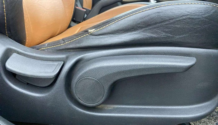 2019 Hyundai Verna 1.4 EX PETROL, CNG, Manual, 1,17,857 km, Driver Side Adjustment Panel