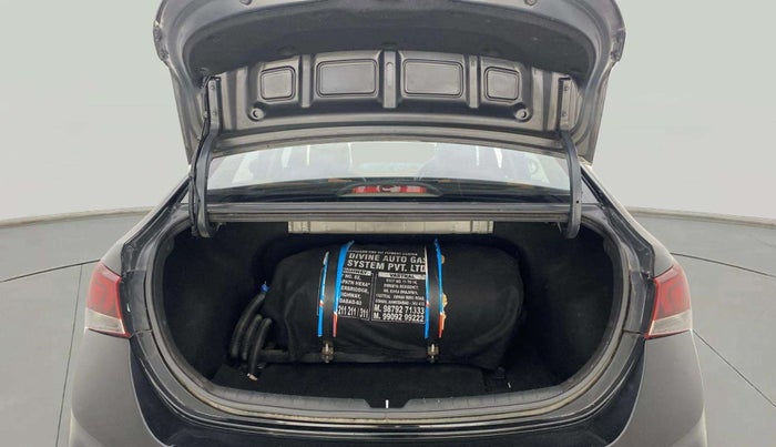 2019 Hyundai Verna 1.4 EX PETROL, CNG, Manual, 1,17,857 km, Boot Open Zoomed View