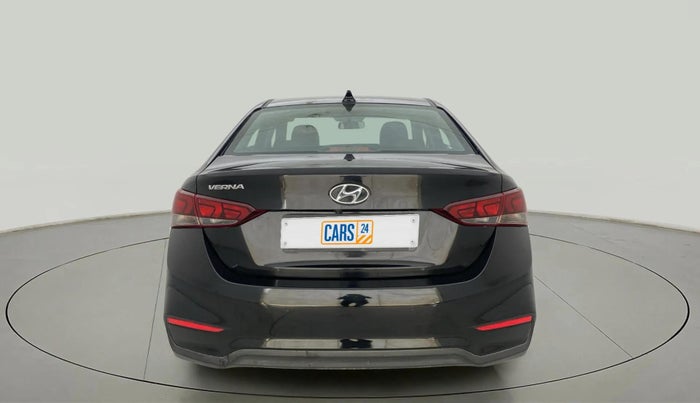 2019 Hyundai Verna 1.4 EX PETROL, CNG, Manual, 1,17,857 km, Back/Rear