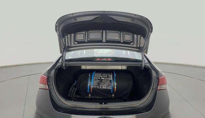 2019 Hyundai Verna 1.4 EX PETROL, CNG, Manual, 1,17,857 km, Boot Door Open
