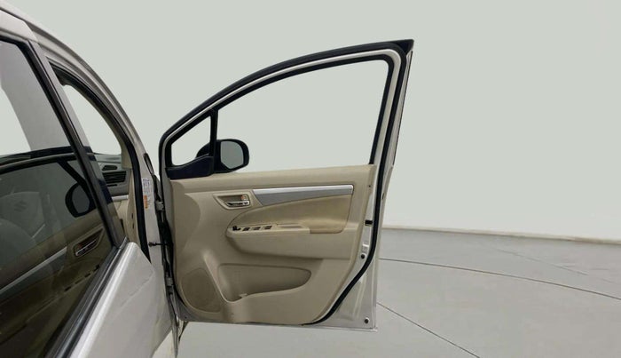 2017 Maruti Ertiga ZDI + SHVS, Diesel, Manual, 62,697 km, RHS Front Door