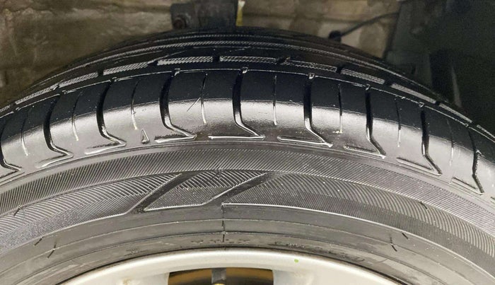 2017 Maruti Ertiga ZDI + SHVS, Diesel, Manual, 62,697 km, Right Front Tyre Tread