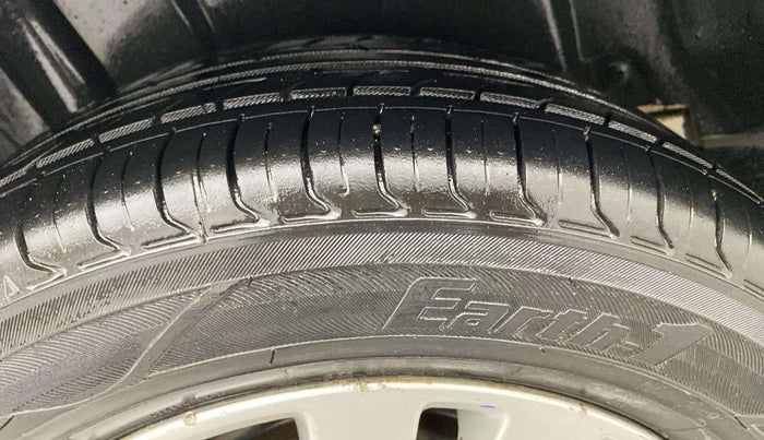 2017 Maruti Ertiga ZDI + SHVS, Diesel, Manual, 62,697 km, Right Rear Tyre Tread