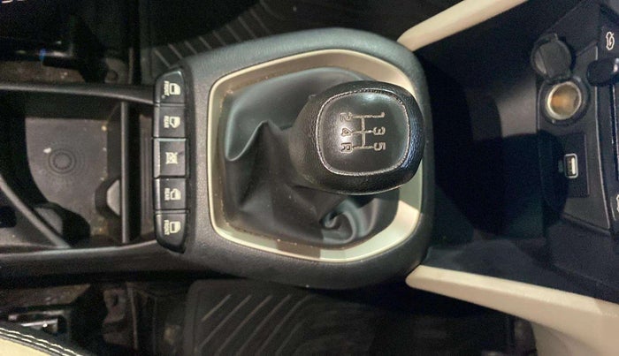 2022 Hyundai NEW SANTRO SPORTZ MT, Petrol, Manual, 42,797 km, Gear Lever