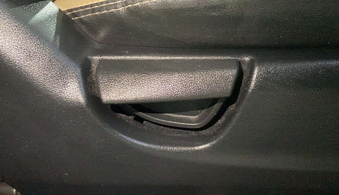 2022 Hyundai NEW SANTRO SPORTZ MT, Petrol, Manual, 42,797 km, Driver Side Adjustment Panel