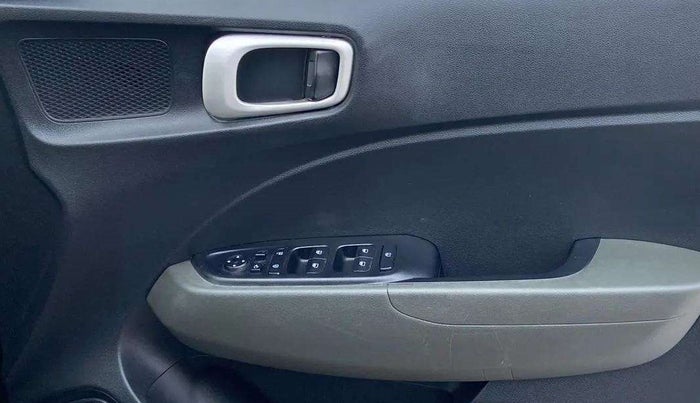 2019 Hyundai VENUE SX 1.4 CRDI, Diesel, Manual, 52,854 km, Driver Side Door Panels Control