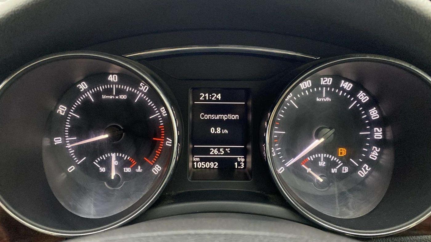 2013 Skoda Superb ELEGANCE 1.8 TSI MT, Petrol, Manual, 1,05,398 km, Odometer Image