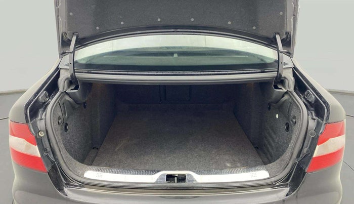 2013 Skoda Superb ELEGANCE 1.8 TSI MT, Petrol, Manual, 1,05,090 km, Boot Open Zoomed View