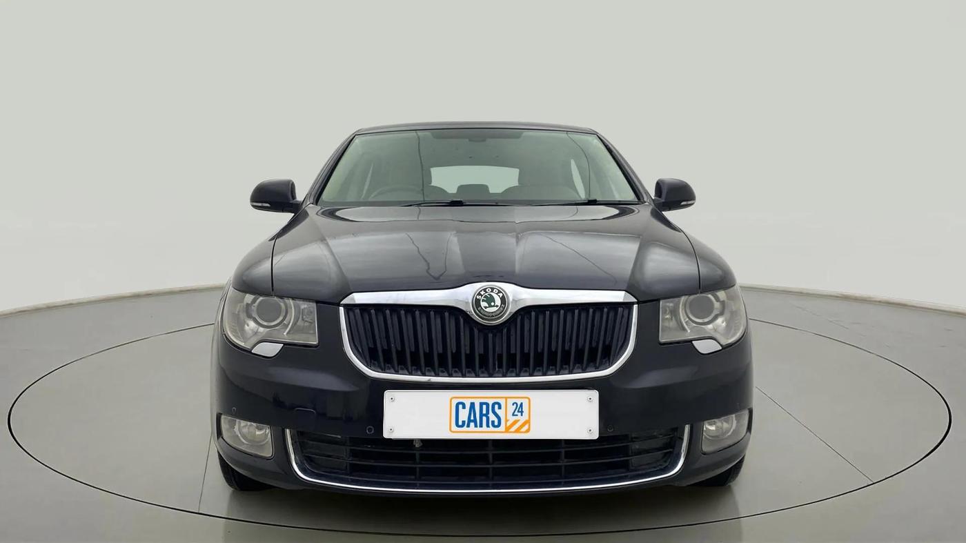 2013 Skoda Superb ELEGANCE 1.8 TSI MT, Petrol, Manual, 1,05,398 km, Front