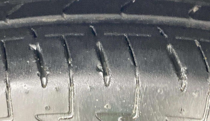 2017 Maruti Celerio VXI AMT, Petrol, Automatic, 49,921 km, Right Front Tyre Tread