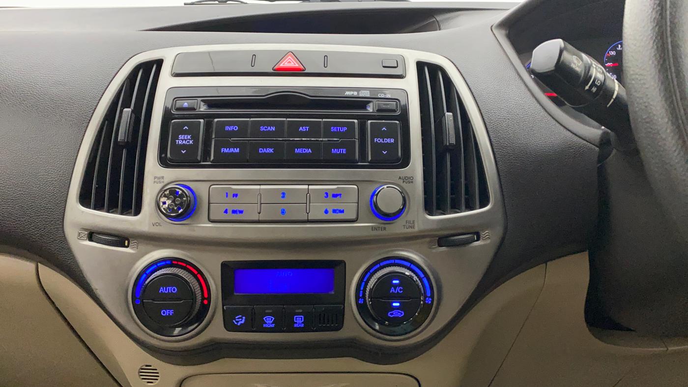 2013 Hyundai i20 MAGNA O 1.2, Petrol, Manual, 82,253 km, Air Conditioner