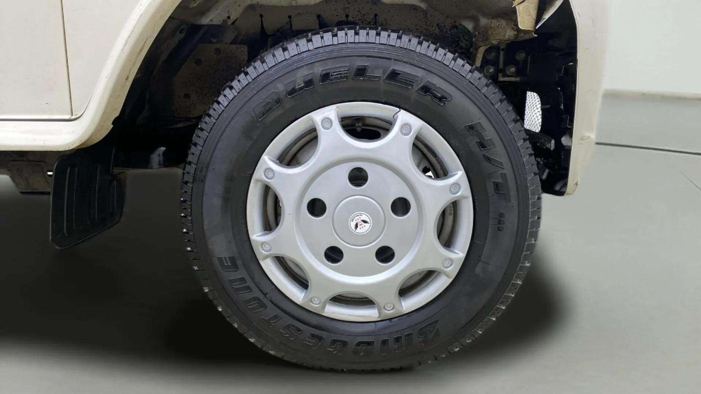 2023 Mahindra Bolero B4, Diesel, Manual, 21,206 km, Right Front Wheel
