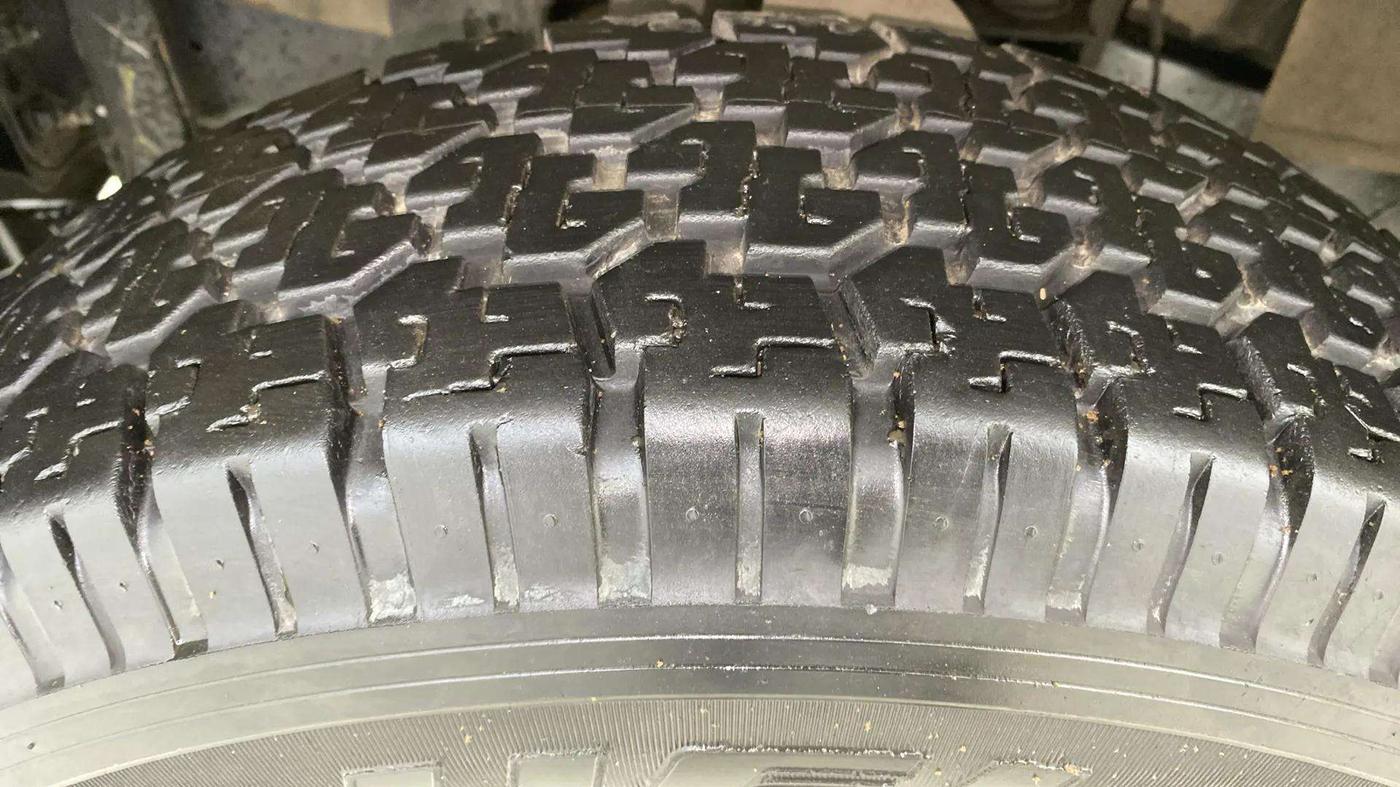 2023 Mahindra Bolero B4, Diesel, Manual, 21,206 km, Left Front Tyre Tread