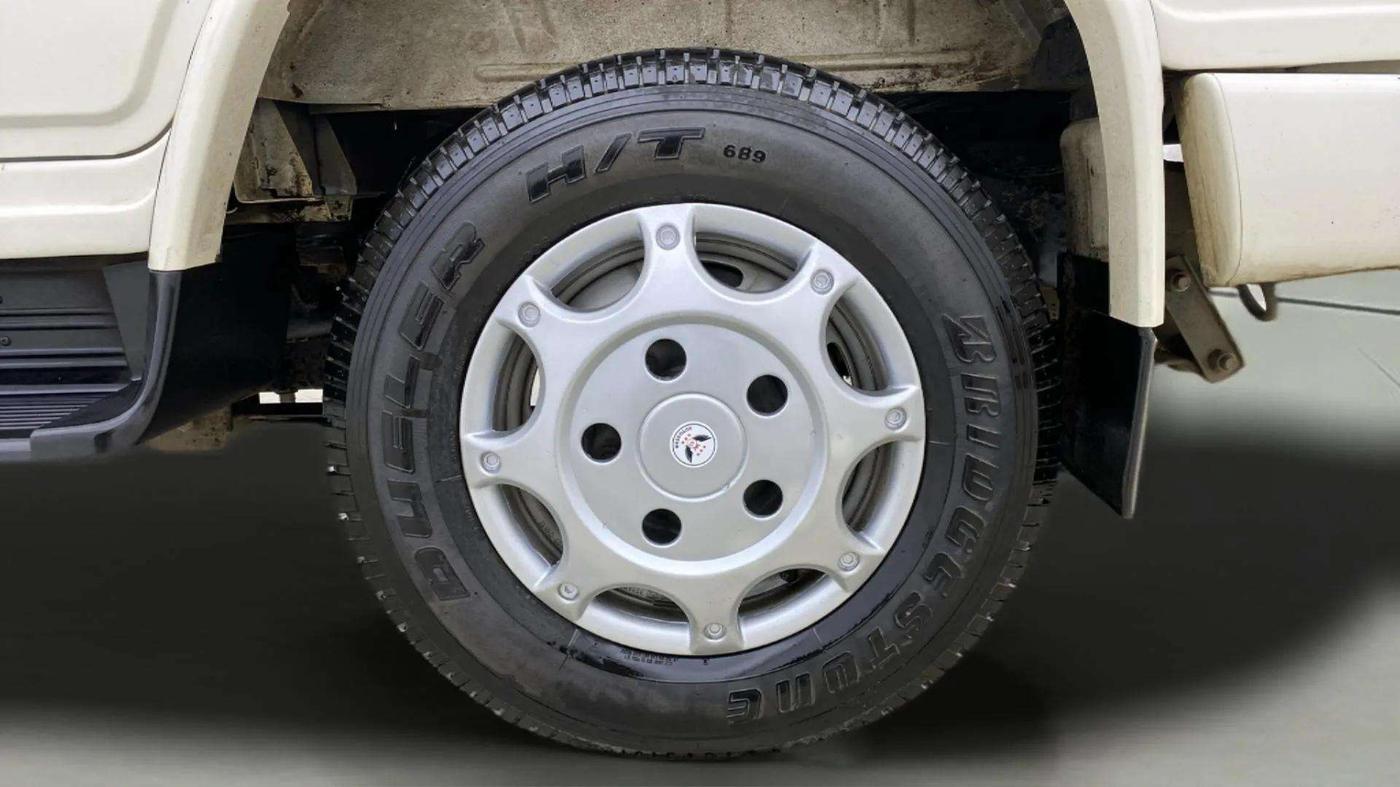 2023 Mahindra Bolero B4, Diesel, Manual, 21,206 km, Left Rear Wheel