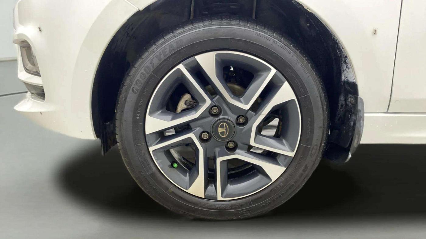 2023 Tata Tiago XZA PLUS PETROL, Petrol, Automatic, 26,623 km, Left Front Wheel