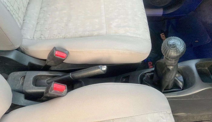 2015 Maruti Wagon R 1.0 VXI, CNG, Manual, 82,729 km, Gear Lever