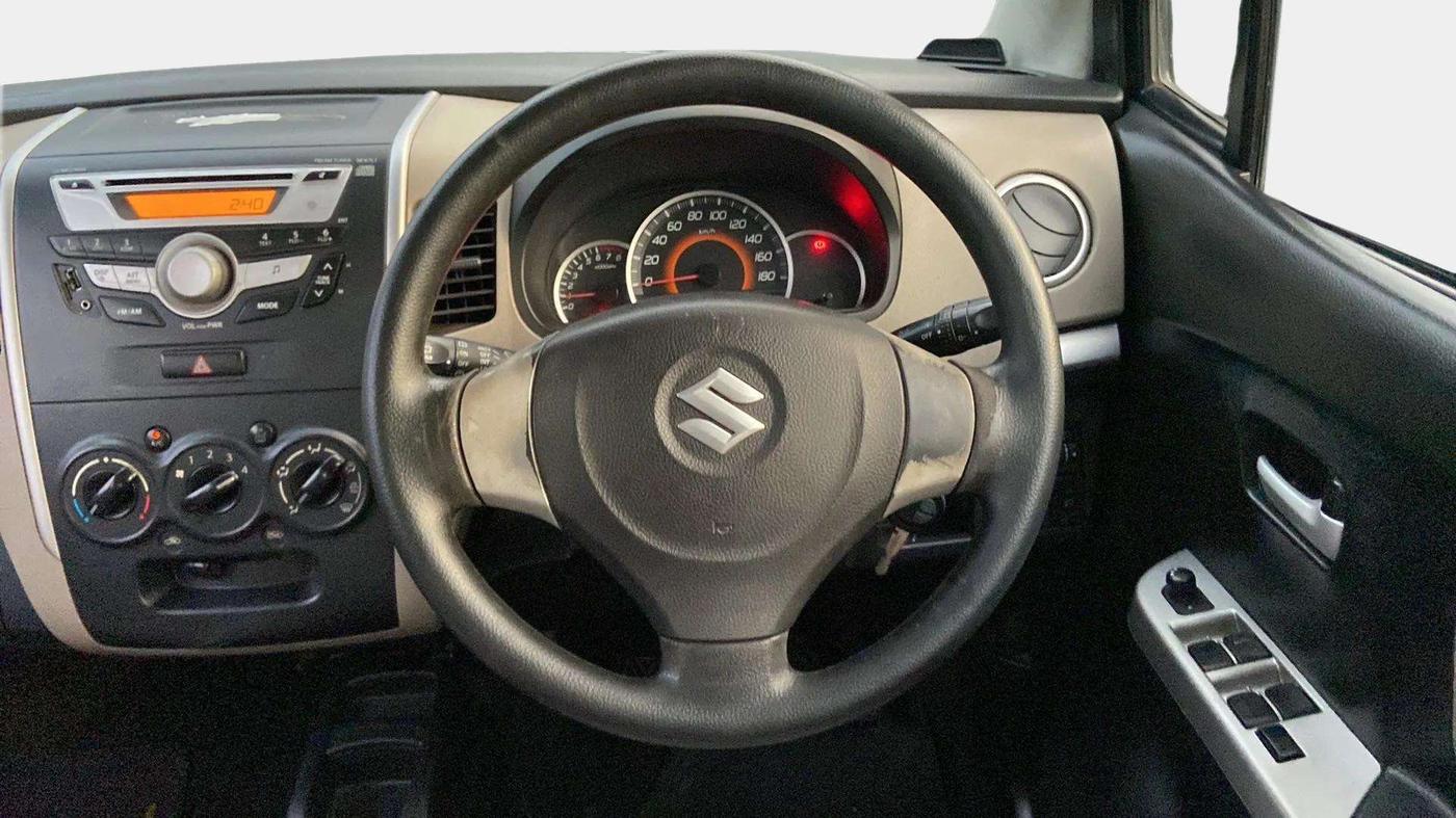2015 Maruti Wagon R 1.0 VXI, CNG, Manual, 82,729 km, Steering Wheel Close Up