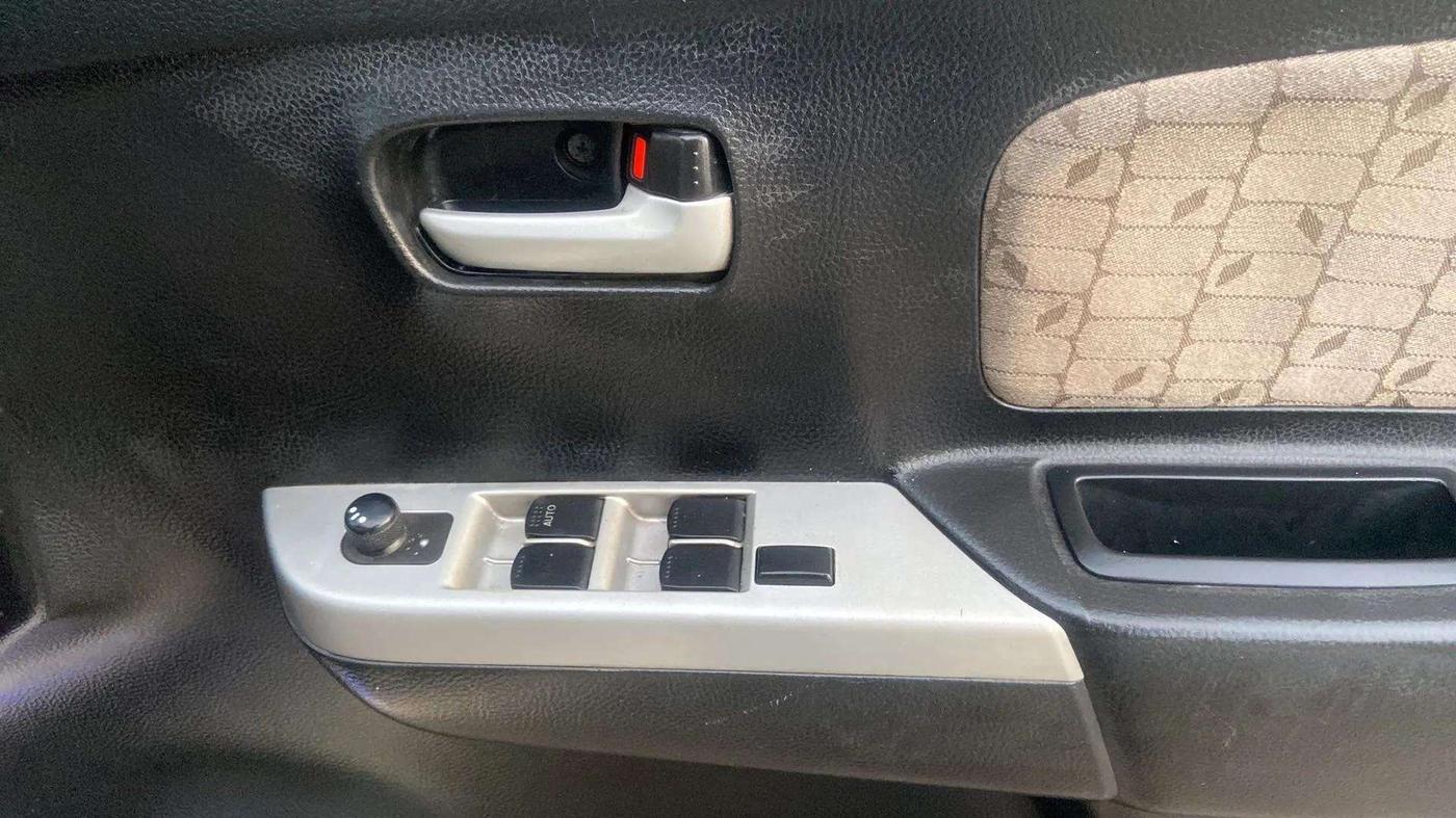 2015 Maruti Wagon R 1.0 VXI, CNG, Manual, 82,729 km, Driver Side Door Panels Control