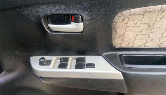 2015 Maruti Wagon R 1.0 VXI, CNG, Manual, 82,729 km, Driver Side Door Panels Control