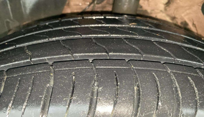 2019 MG HECTOR SHARP 1.5 DCT PETROL, Petrol, Automatic, 29,207 km, Left Front Tyre Tread