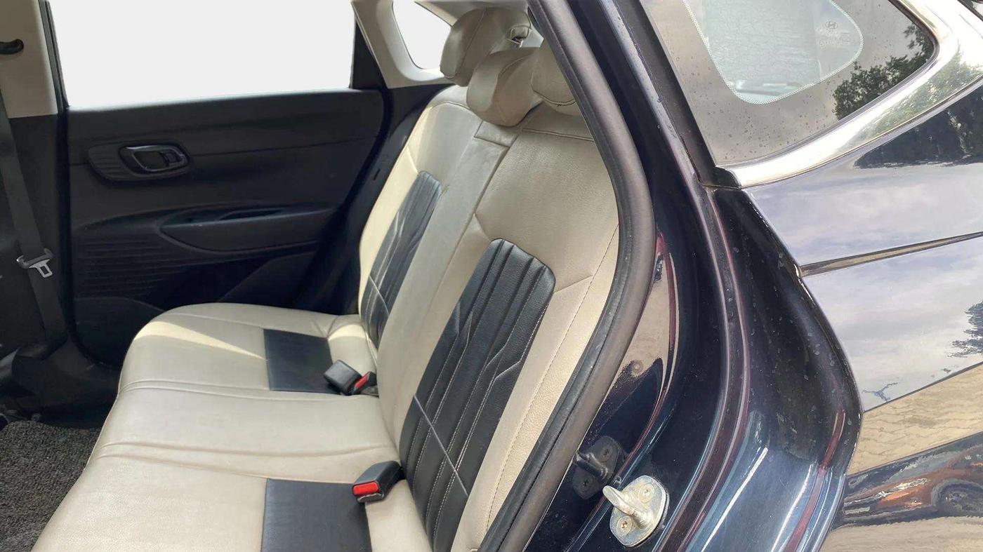 2023 Hyundai NEW I20 SPORTZ 1.2 MT, Petrol, Manual, 23,392 km, Right Side Rear Door Cabin