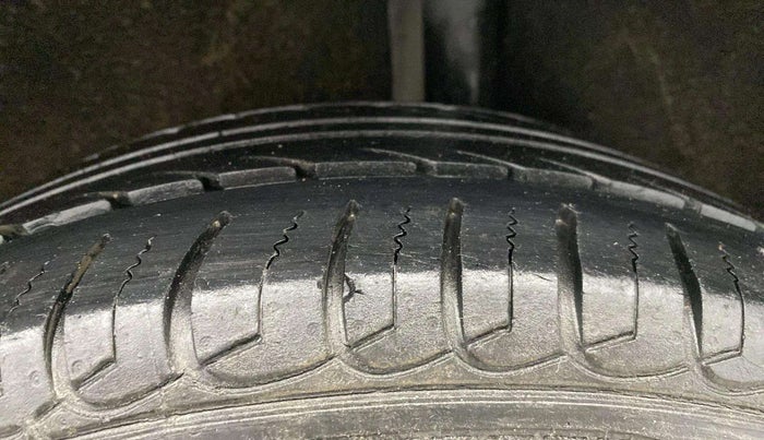 2017 Ford Ecosport TITANIUM 1.5L PETROL AT, Petrol, Automatic, 69,846 km, Left Rear Tyre Tread