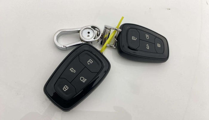2023 Tata NEXON XZ PLUS PETROL, Petrol, Manual, 27,182 km, Key Close Up