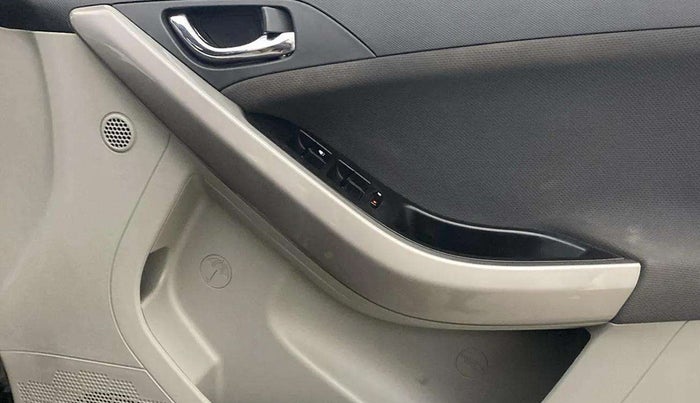 2019 Tata NEXON XZ PLUS DIESEL, Diesel, Manual, 56,201 km, Driver Side Door Panels Control