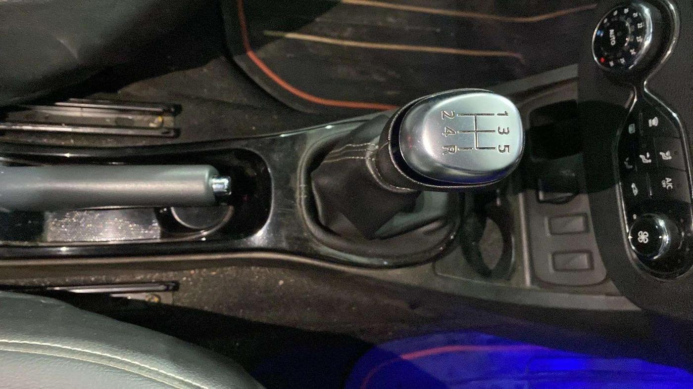 2020 Renault Duster RXZ 1.5 PETROL MT, Petrol, Manual, 18,705 km, Gear Lever